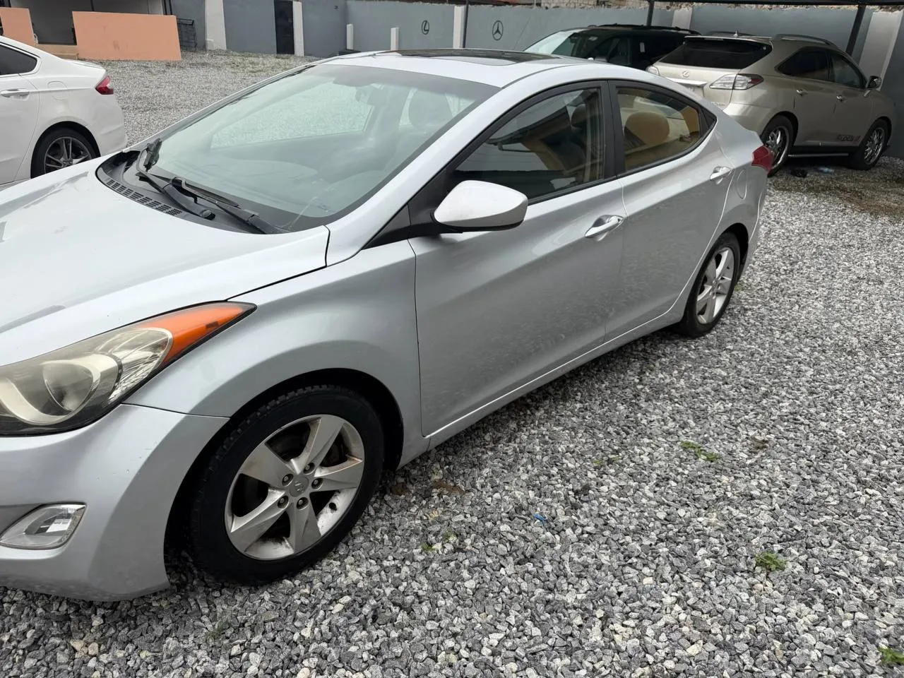 NISSAN ELANTRA